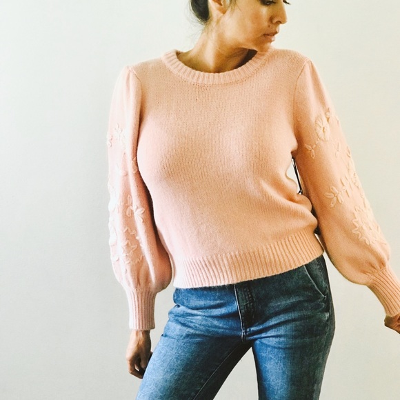 NWT pink embroidered sweater size Medium - Picture 2 of 7